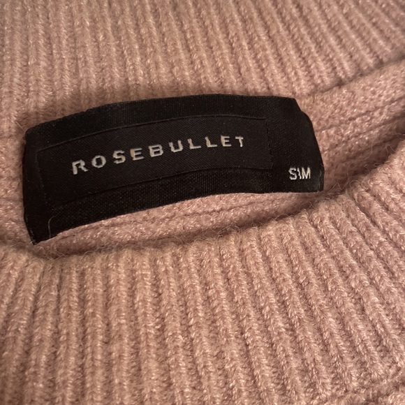 Cropped Sweater - Picture 2 of 7